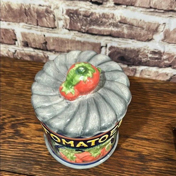 Vintage 1996 Ceramic Tomato Canister with Lid - Picture 2 of 7